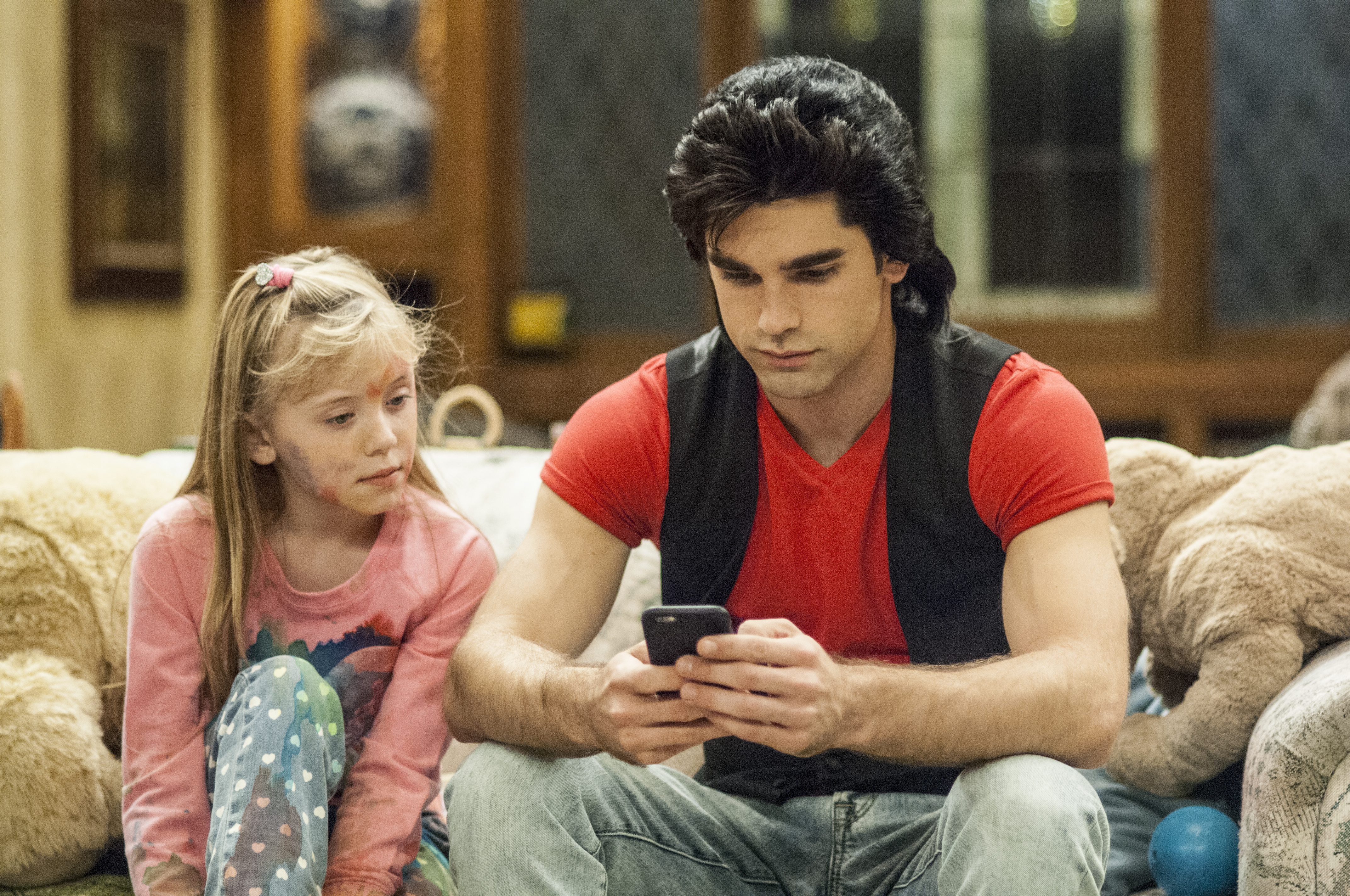 Still of Justin Gaston and Jordyn Ashley Olson in The Unauthorized Full House Story (2015)