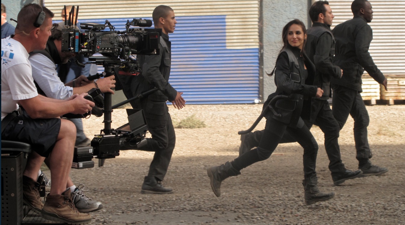 Yasmine Aker on the set of Divergent