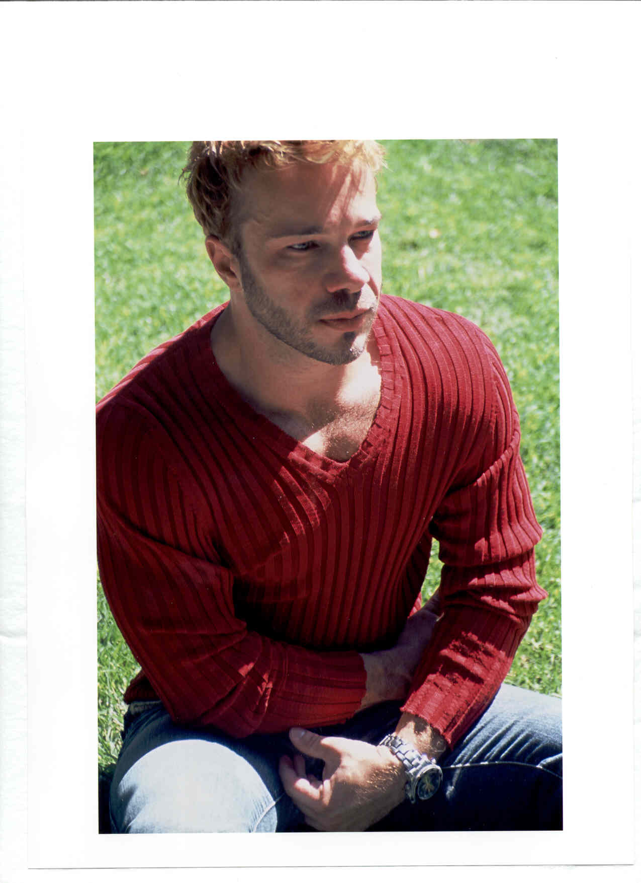 Fashion Print Add wearing Tom Ford for Gucci, silk red sweater.