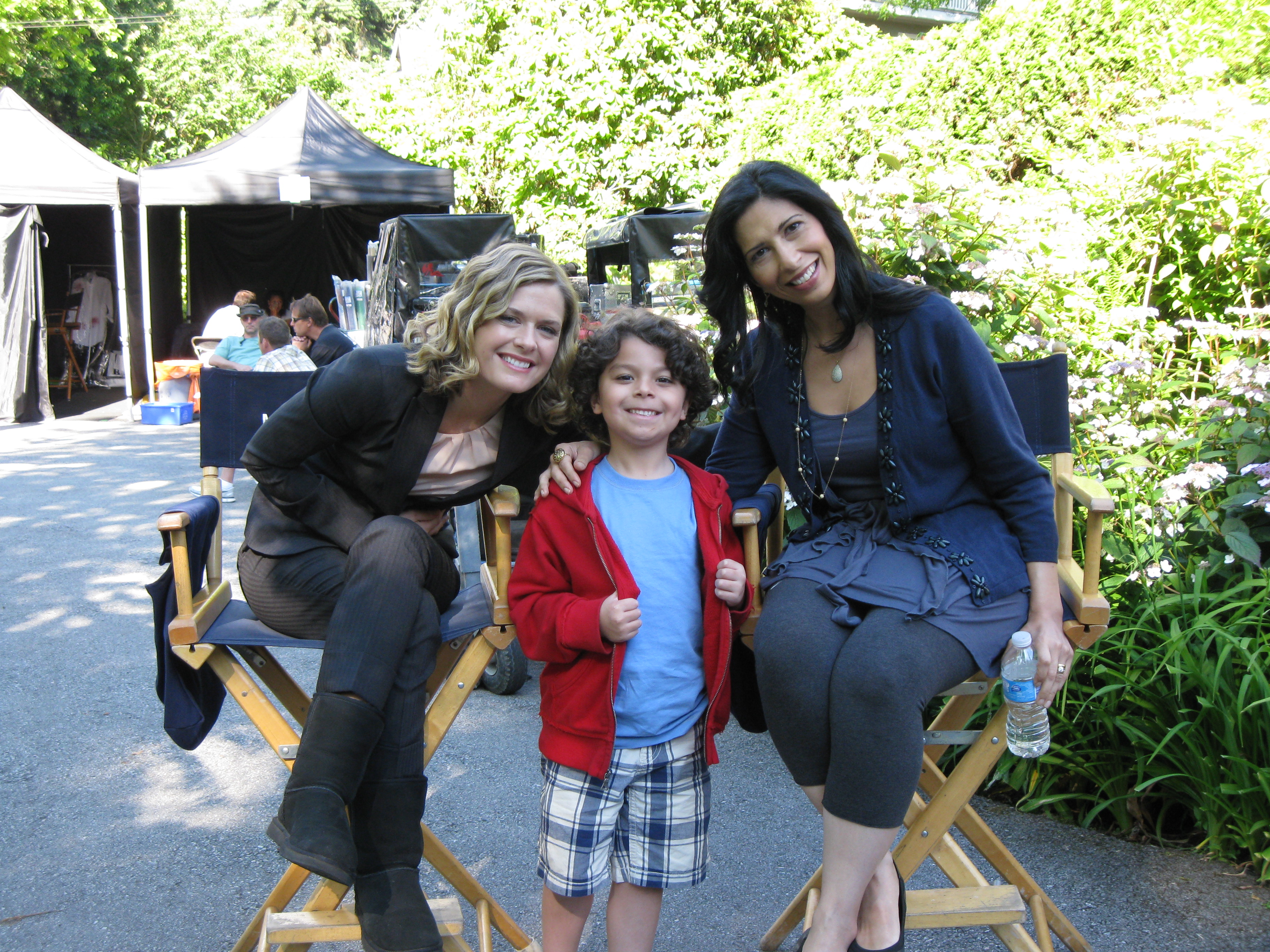 Bruce onset of Psych with Maggie Lawson & Rose Abdoo
