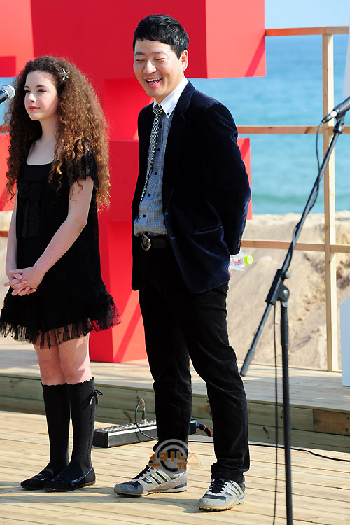 Cat Tebo and award-winning director Lee SangWoo at the Busan International Film Festival