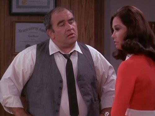 Still of Edward Asner and Mary Tyler Moore in Mary Tyler Moore (1970)