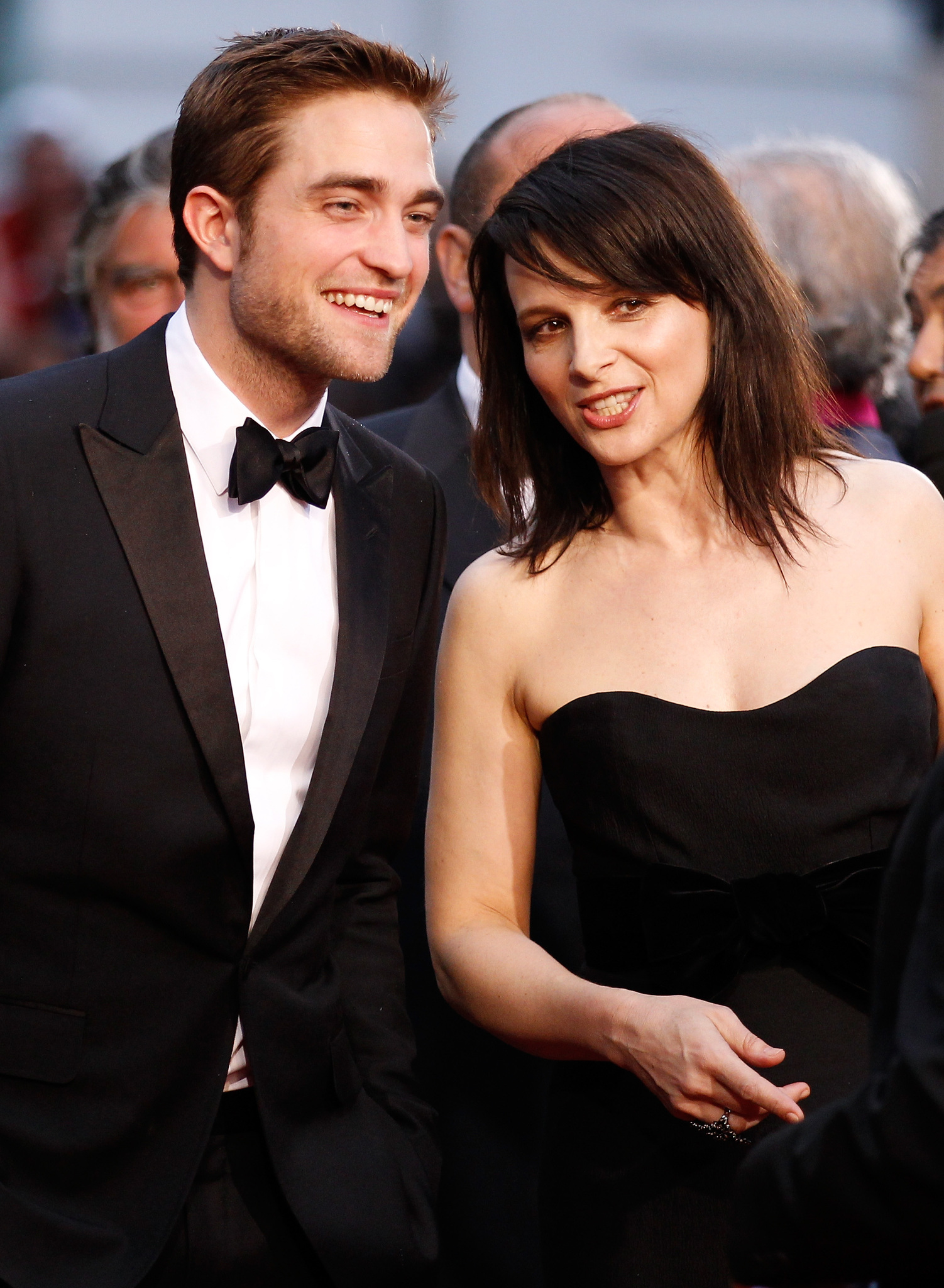 Juliette Binoche and Robert Pattinson at event of Kosmopolis (2012)