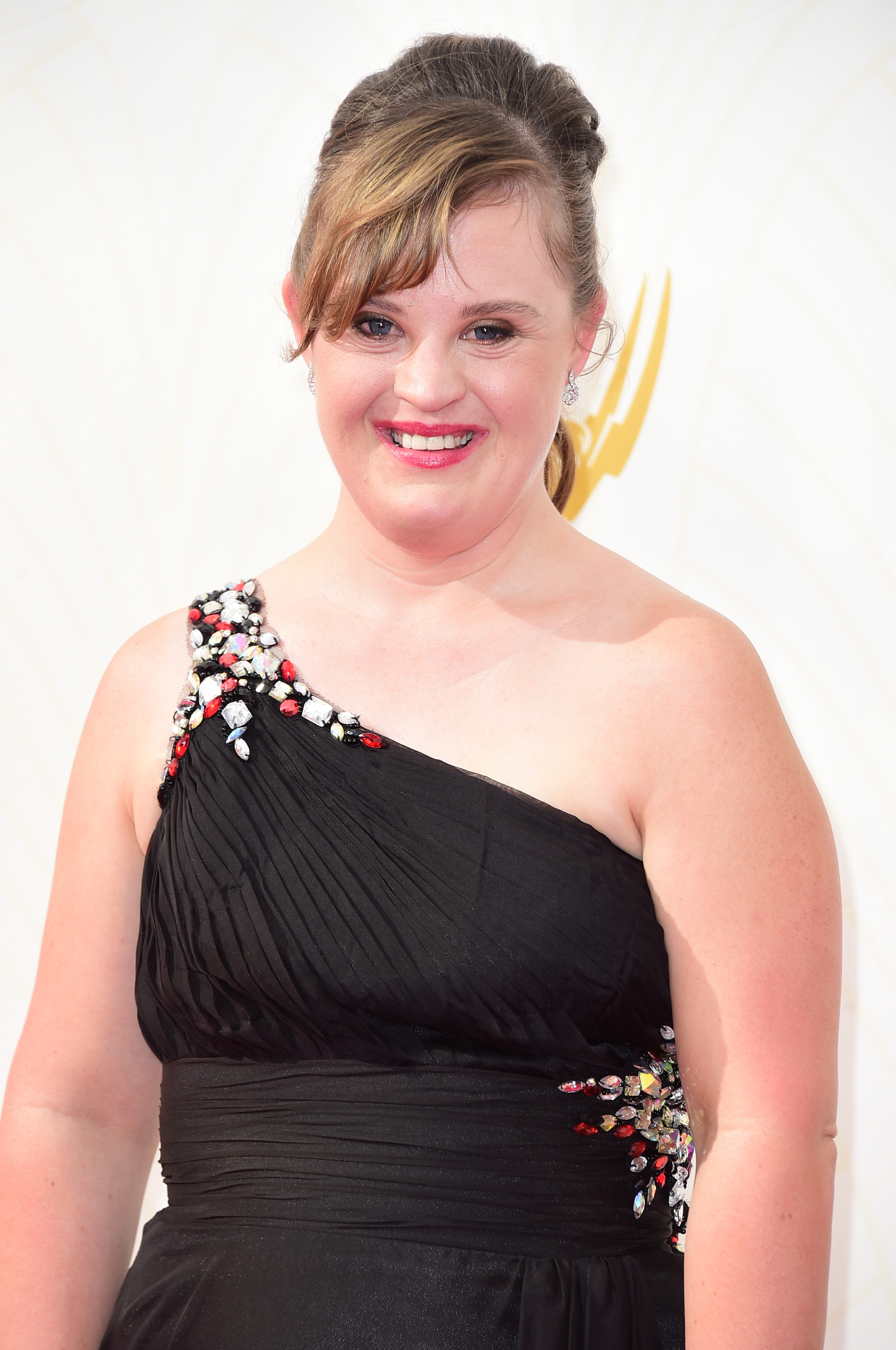 Jamie Brewer at event of The 67th Primetime Emmy Awards (2015)