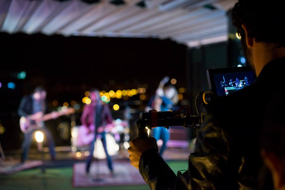 Pedro J. Poveda shooting Carlos Vudú y el Clan Jukebox's music video 