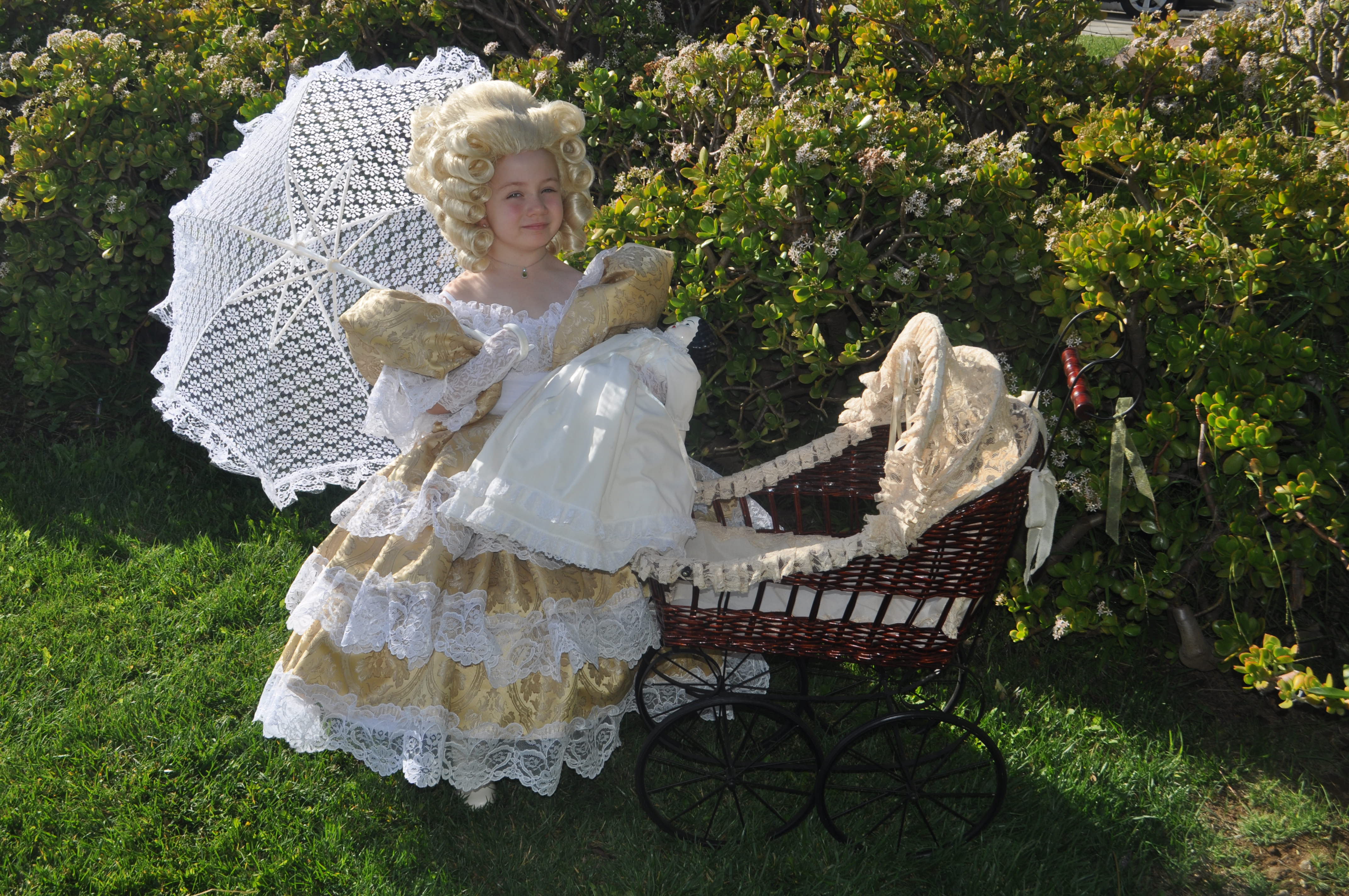 RJ as young Maria Antoinette