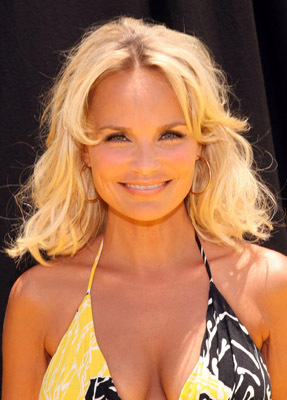 Kristin Chenoweth at event of Space Chimps (2008)