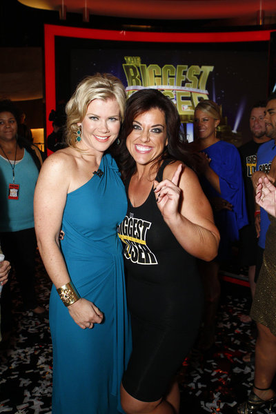 Still of Alison Sweeney and Jennifer Rumple in The Biggest Loser (2004)