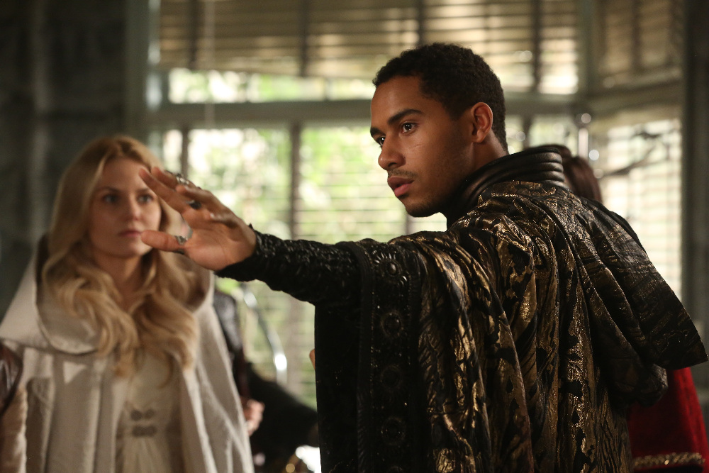 Still of Jennifer Morrison and Elliot Knight in Once Upon a Time (2011)