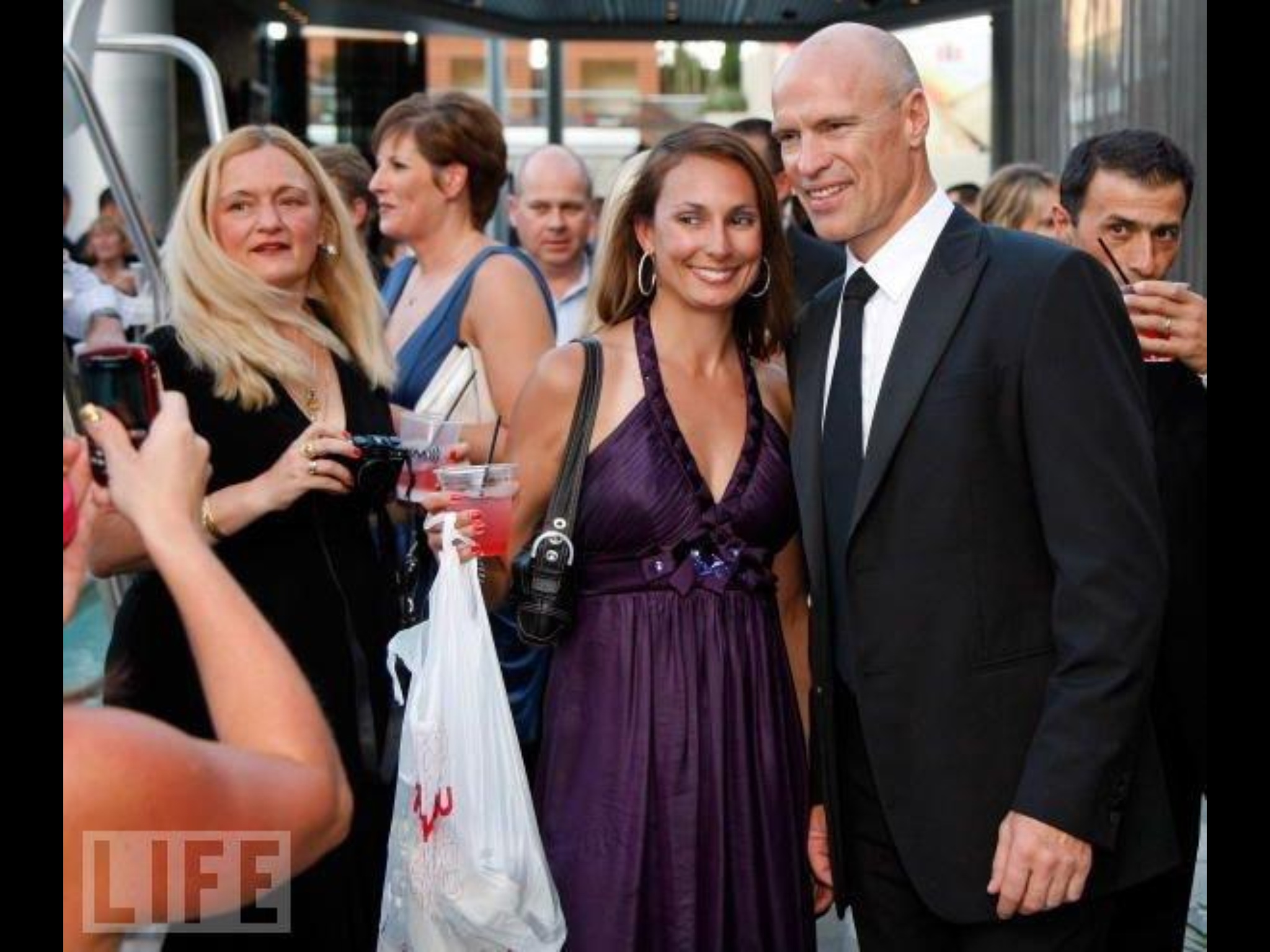 Life online with Actress Kelly Barrett and Mark Messier 2009 NHL Awards Las Vegas