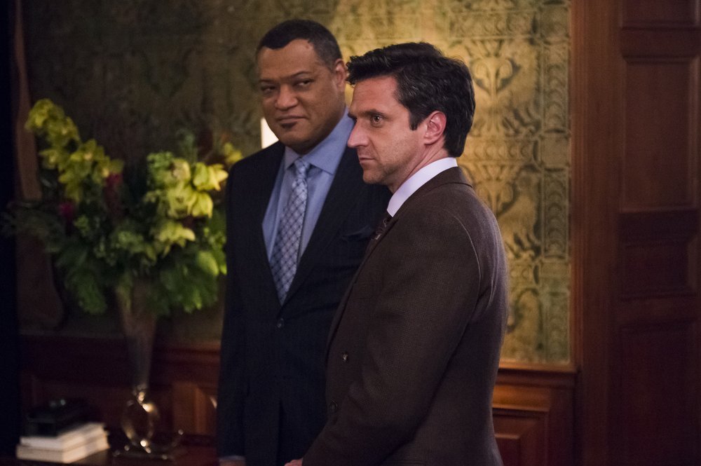 Still of Laurence Fishburne and Raúl Esparza in Hanibalas (2013)