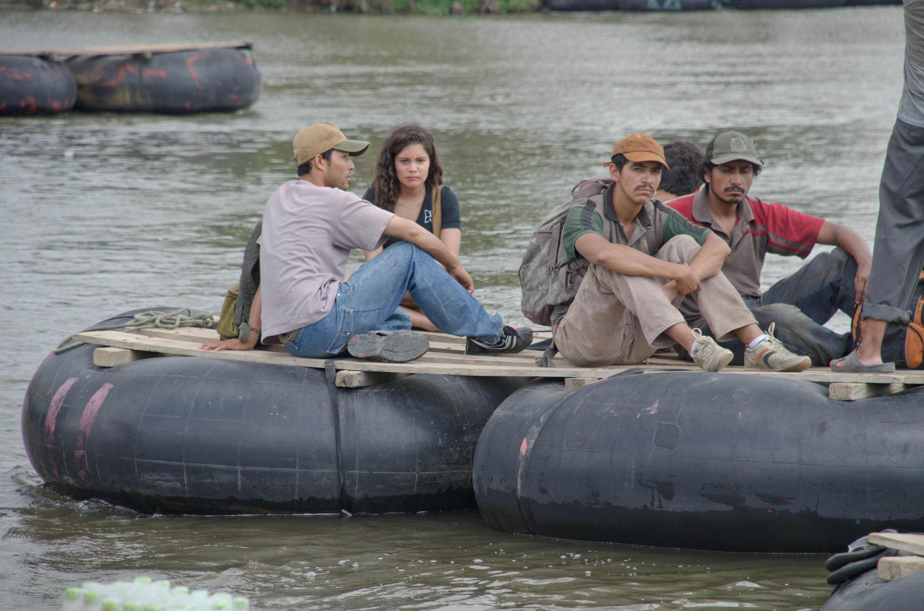 Greisy Mena, Tenoch Huerta and Luis Eduardo Yee in La vida precoz y breve de Sabina Rivas (2012)