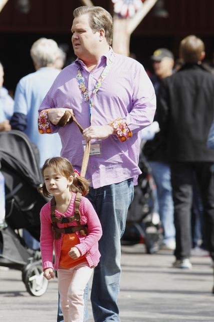 Still of Eric Stonestreet and Aubrey Anderson-Emmons in Moderni seima (2009)