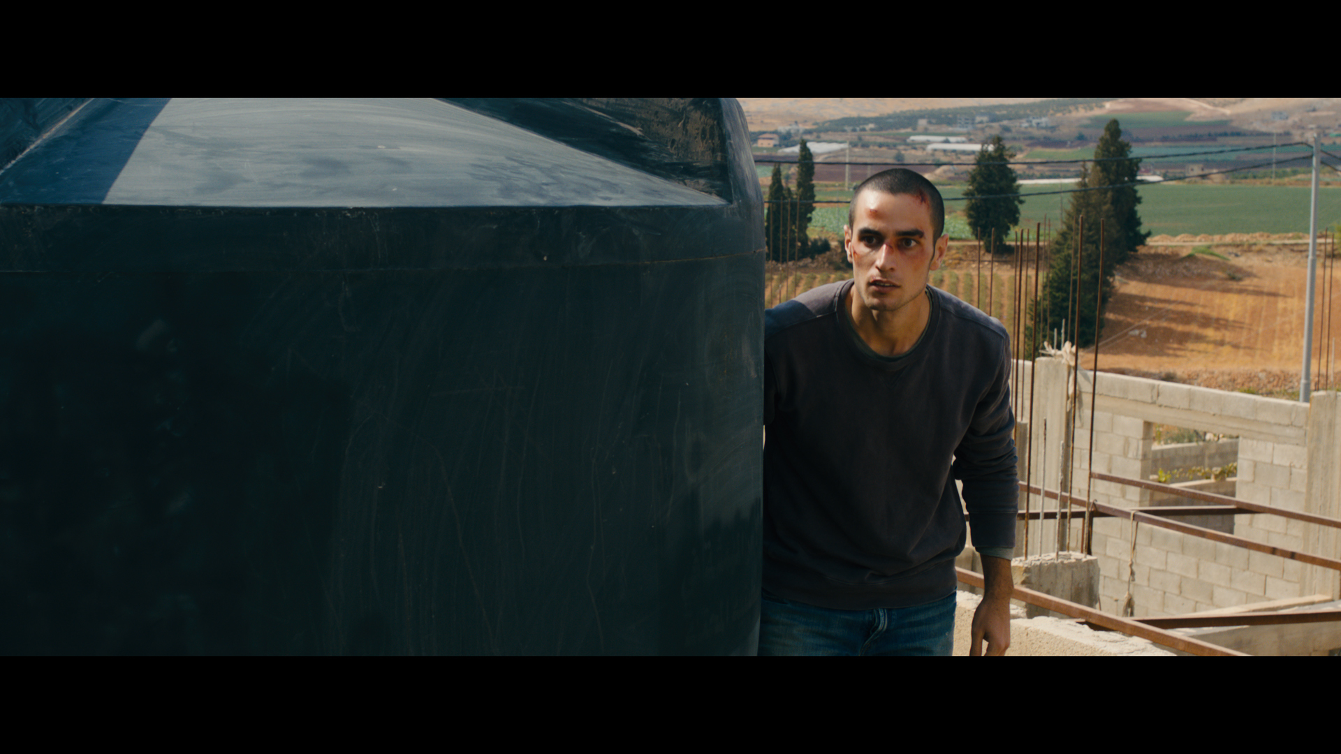 Still of Adam Bakri in Omaras (2013)