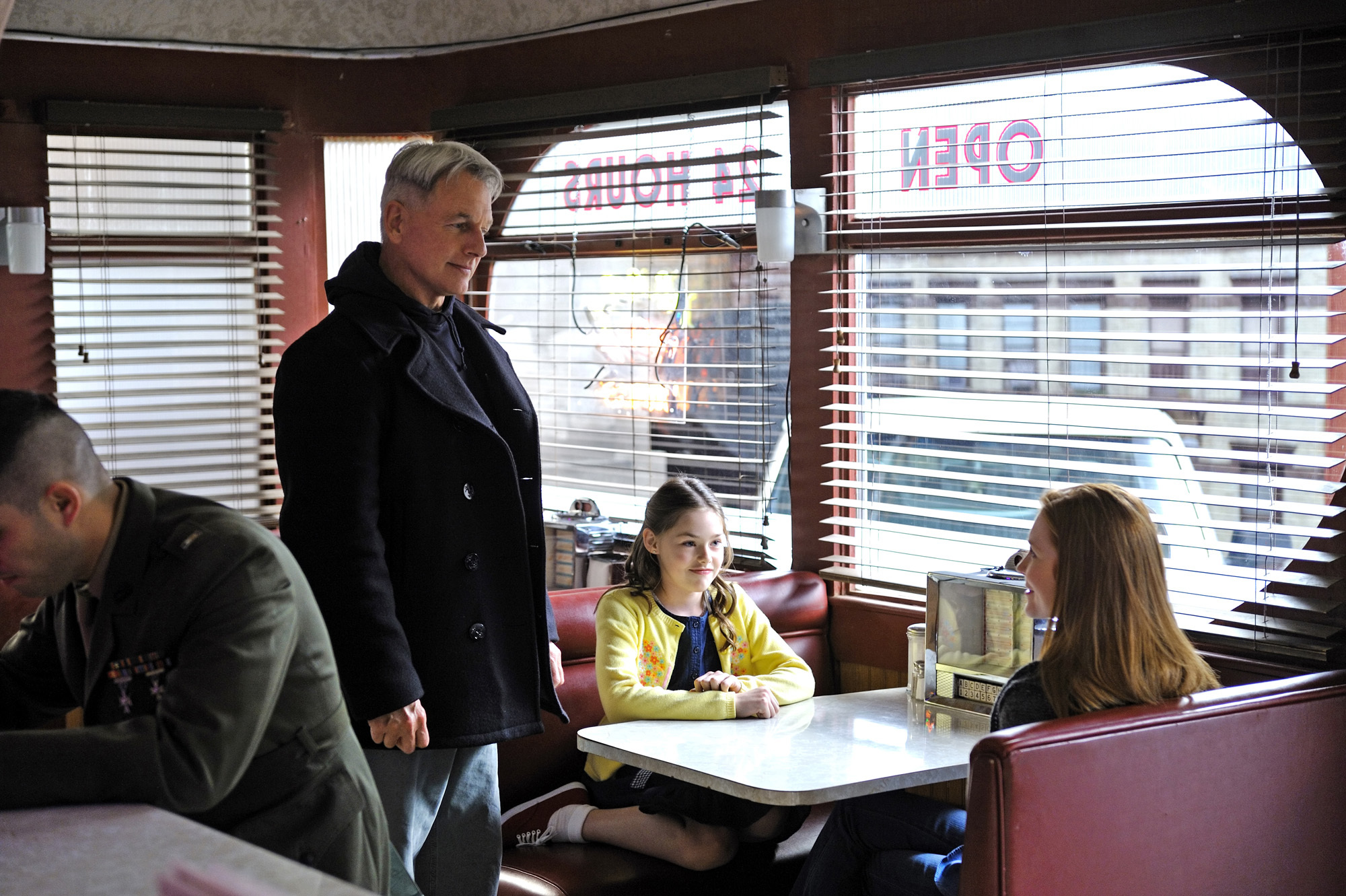 Still of Mark Harmon and Darby Stanchfield in NCIS: Naval Criminal Investigative Service (2003)