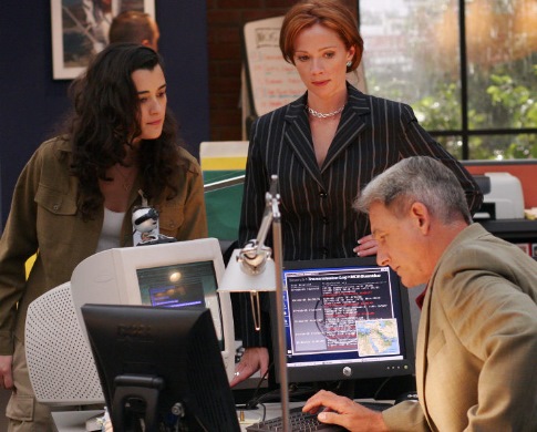 Still of Lauren Holly, Mark Harmon and Cote de Pablo in NCIS: Naval Criminal Investigative Service (2003)