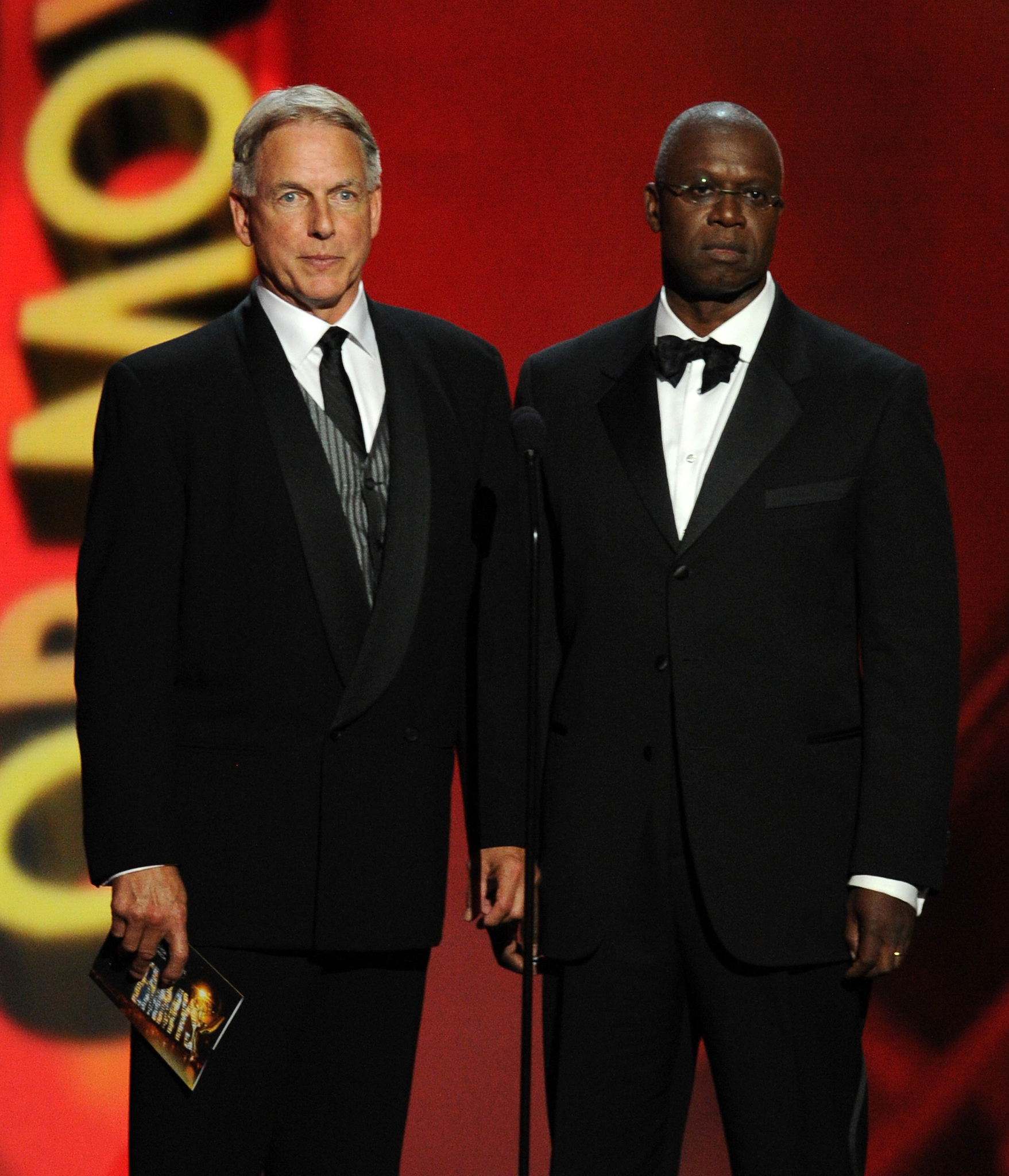 Mark Harmon and Andre Braugher at event of The 65th Primetime Emmy Awards (2013)