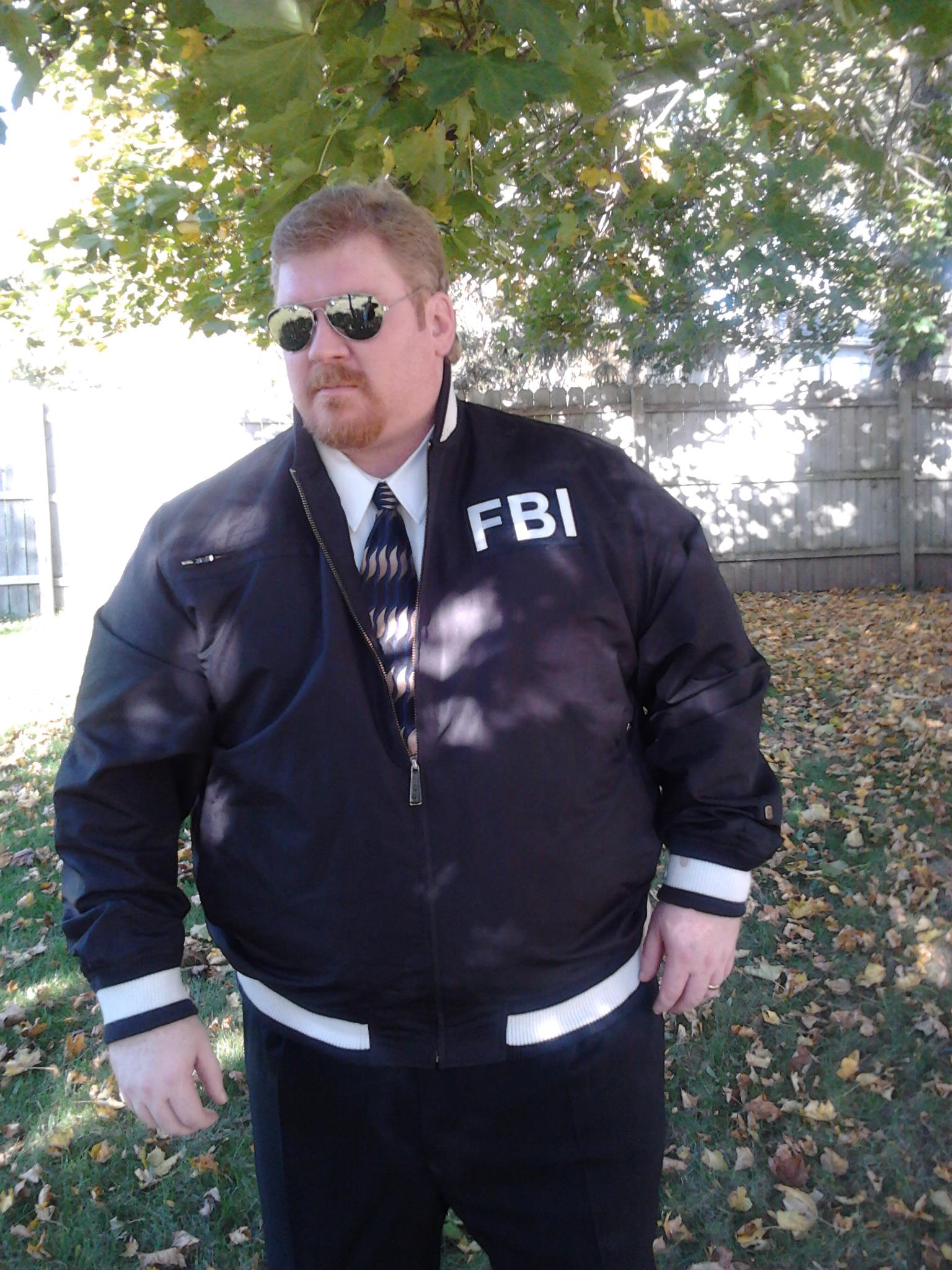 Darren Marlar as FBI Agent James Cook in the series 