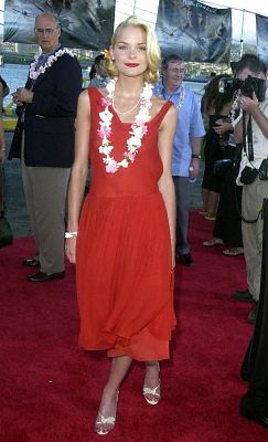 Jaime King at event of Perl Harboras (2001)