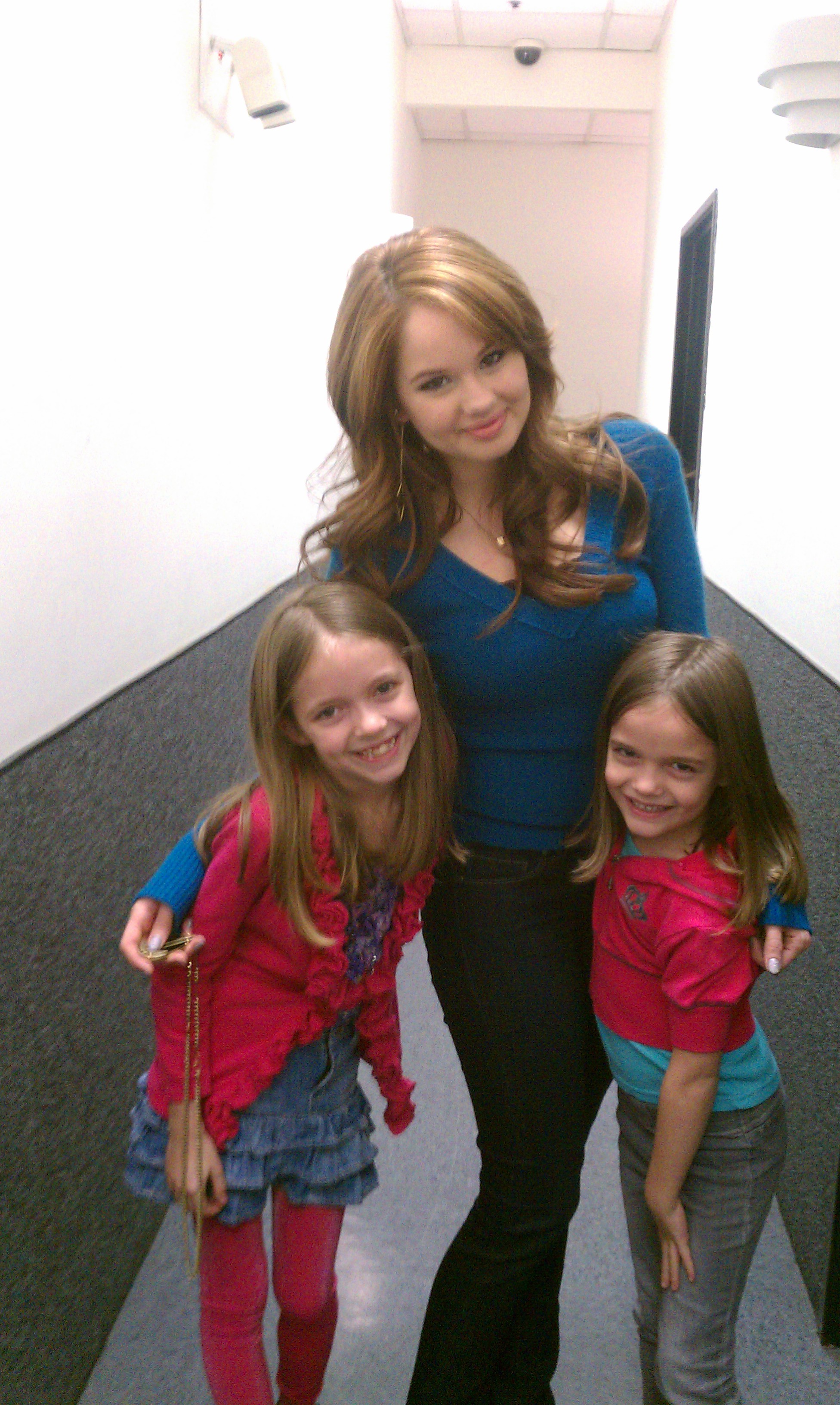 Mykayla and sister/ actress, Hannah with Debbie Ryan on the set of Jessie.