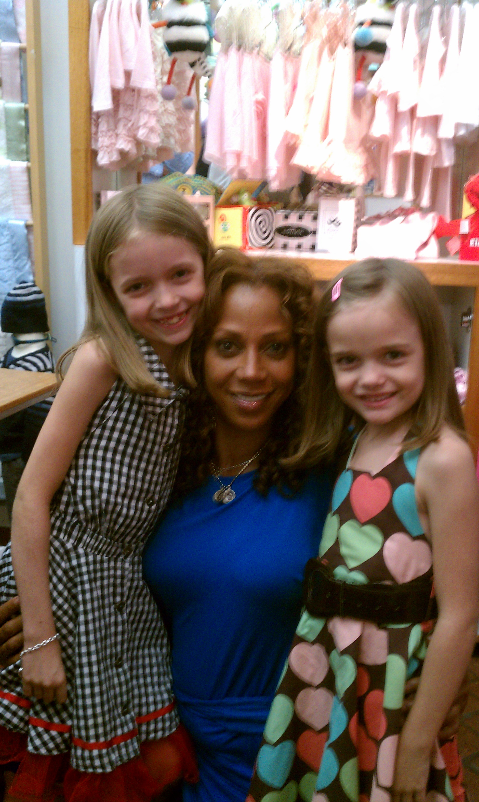 Mykayla and sister Hannah with Holly Robinson Peete at the launch of the Vinci tablet.
