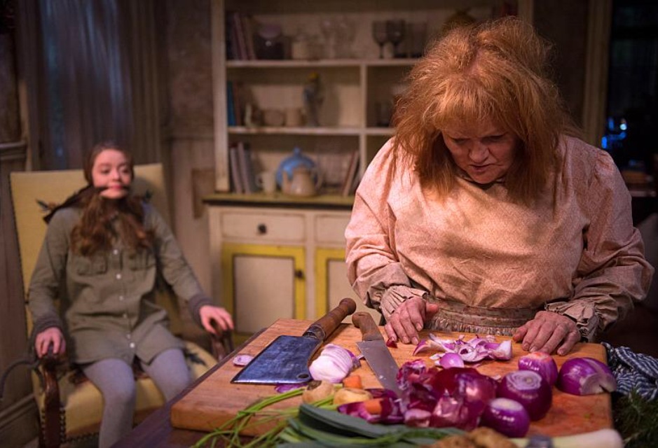 Still of Madeleine Arthur and Lesley Nicol in Supernatural (2015)