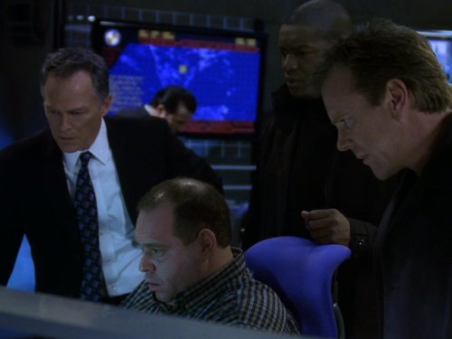 Still of Kiefer Sutherland, Roger R. Cross, Louis Lombardi and James Morrison in 24 (2001)