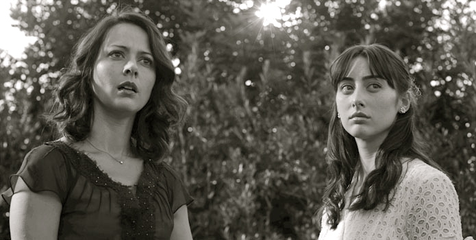Still of Amy Acker and Jillian Morgese in 