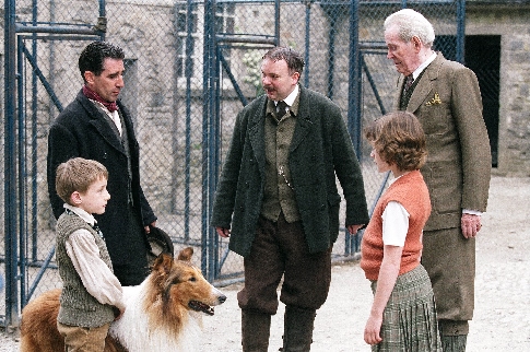 Still of Peter O'Toole, John Lynch, Jonathan Mason and Hester Odgers in Lassie (2005)