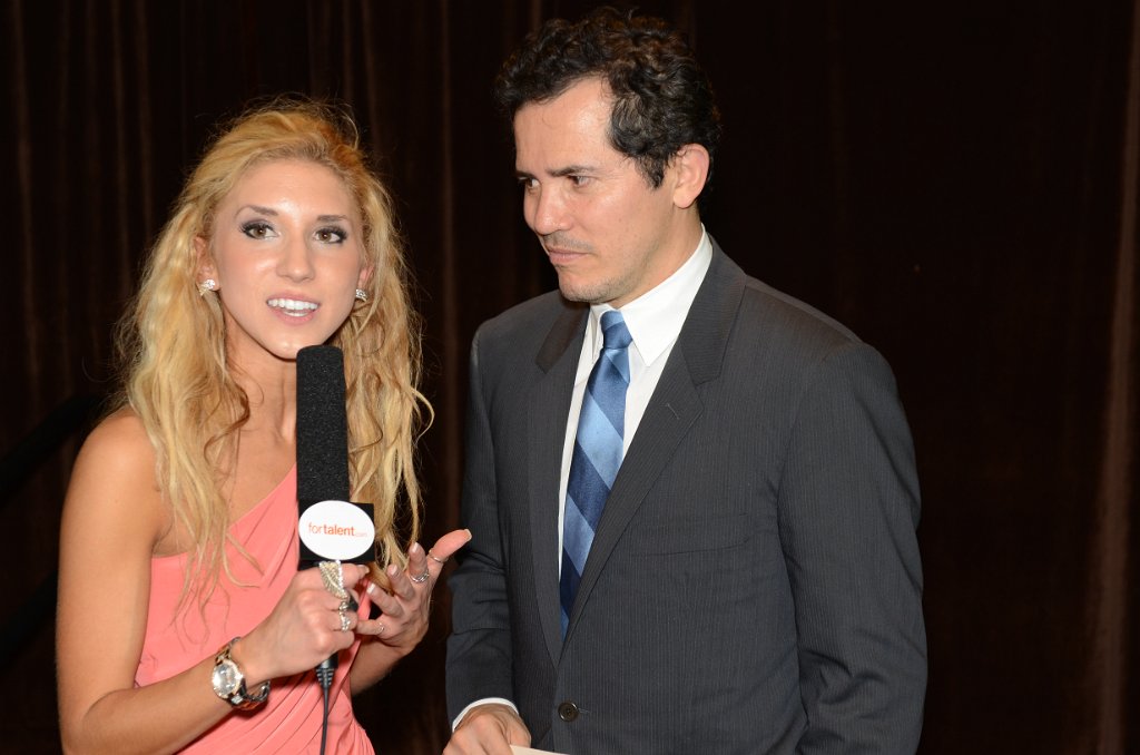 Krystin interviewing John Leguizamo at the 56th Annual Drama Desk Awards in New York City.