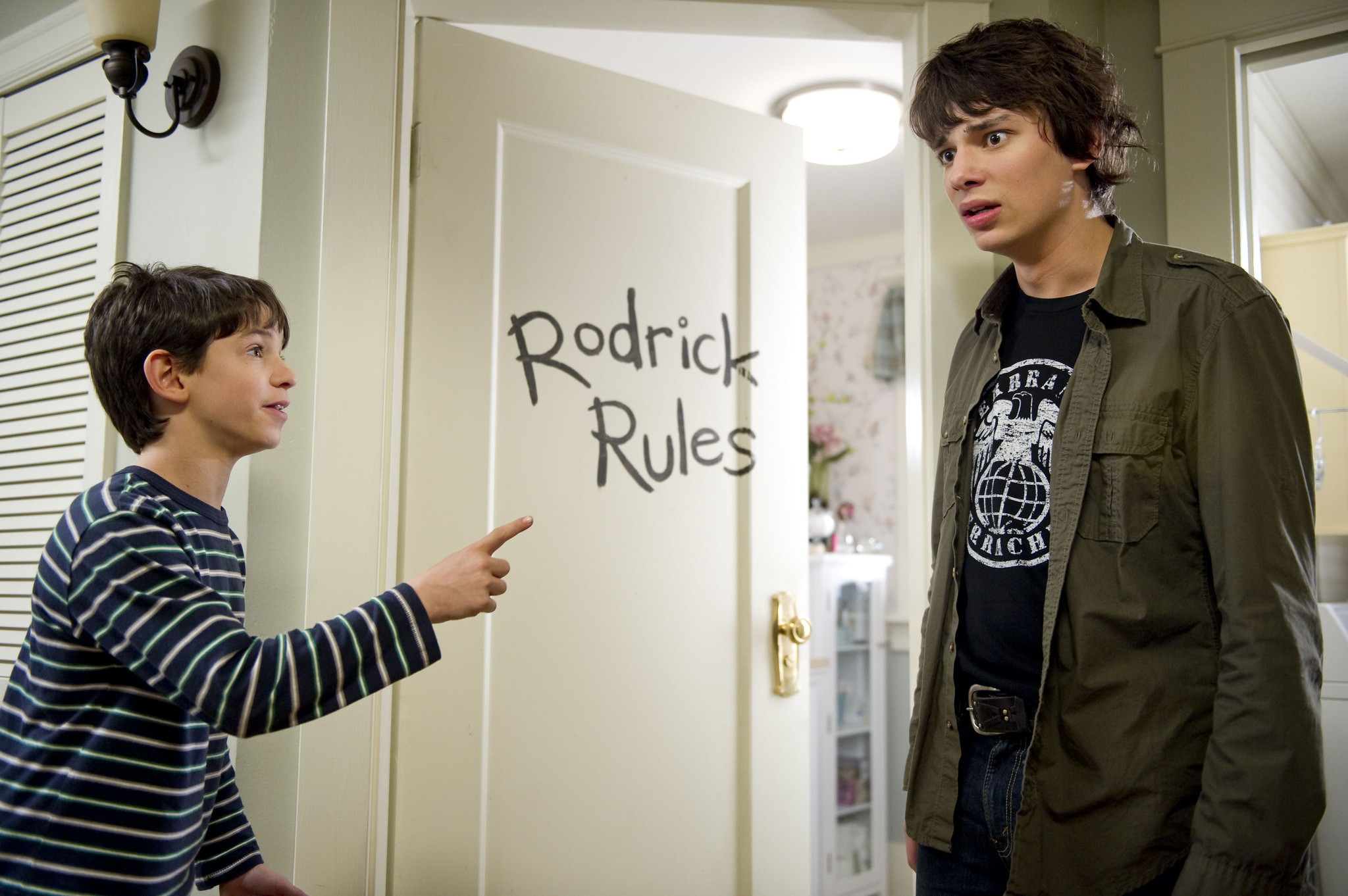 Still of Devon Bostick and Zachary Gordon in Diary of a Wimpy Kid: Rodrick Rules (2011)