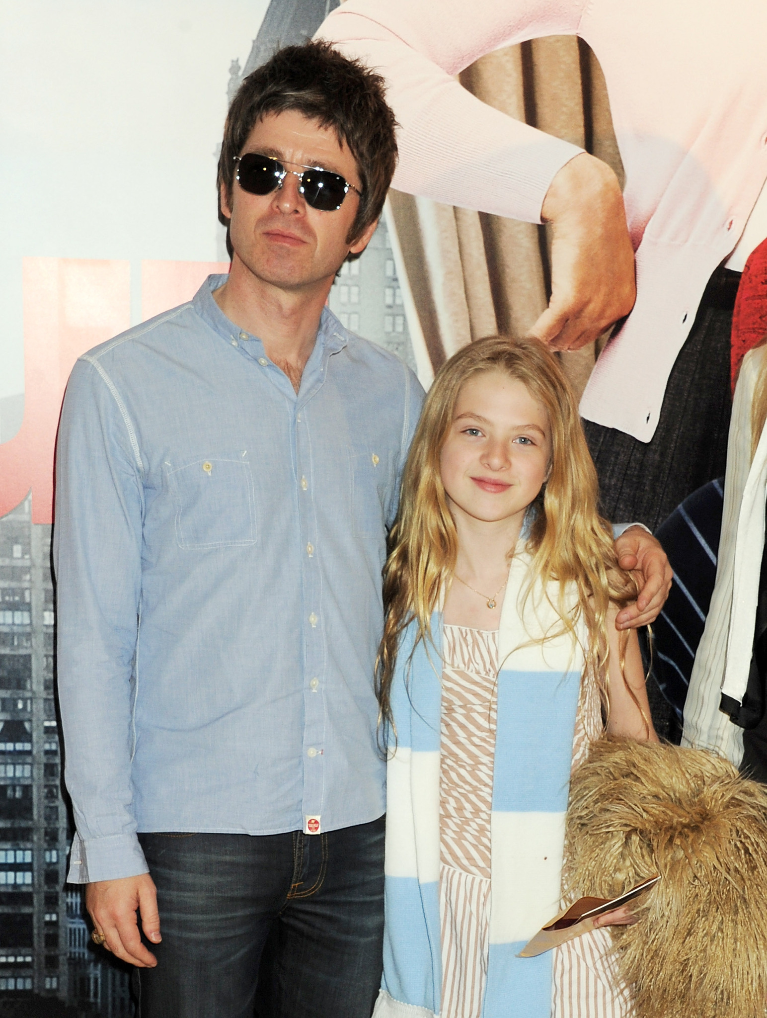 Noel Gallagher at event of Arthur (2011)