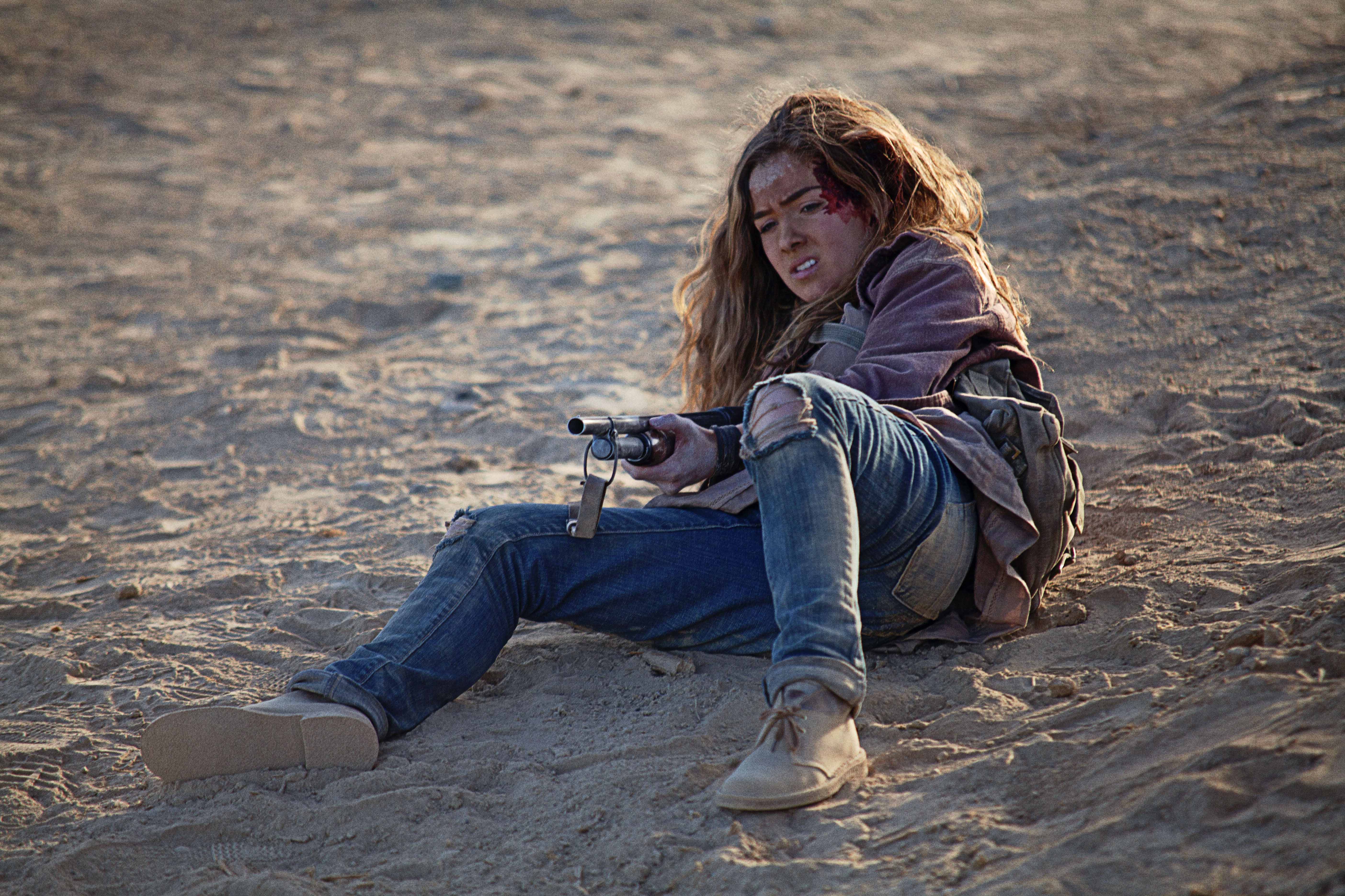 Still of Haley Lu Richardson in The Last Survivors (2014)