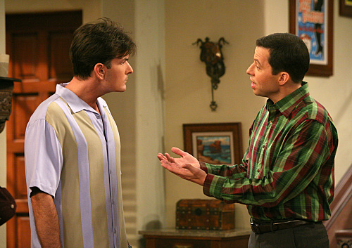 Still of Charlie Sheen and Jon Cryer in Two and a Half Men (2003)