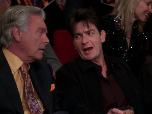 Still of Charlie Sheen and Robert Wagner in Two and a Half Men (2003)