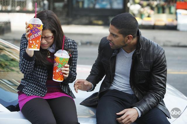 Still of Adam Rodriguez and America Ferrera in Ugly Betty (2006)