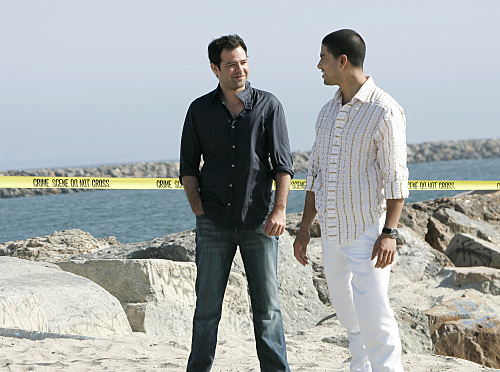 Still of Rory Cochrane and Adam Rodriguez in CSI Majamis (2002)