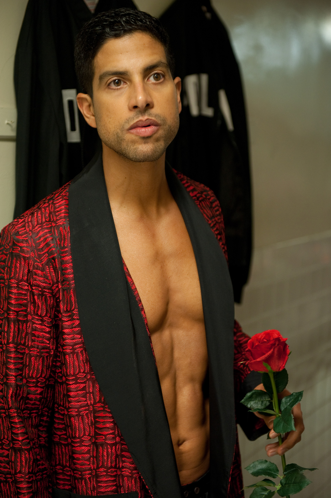 Still of Adam Rodriguez in Magiskasis Maikas (2012)