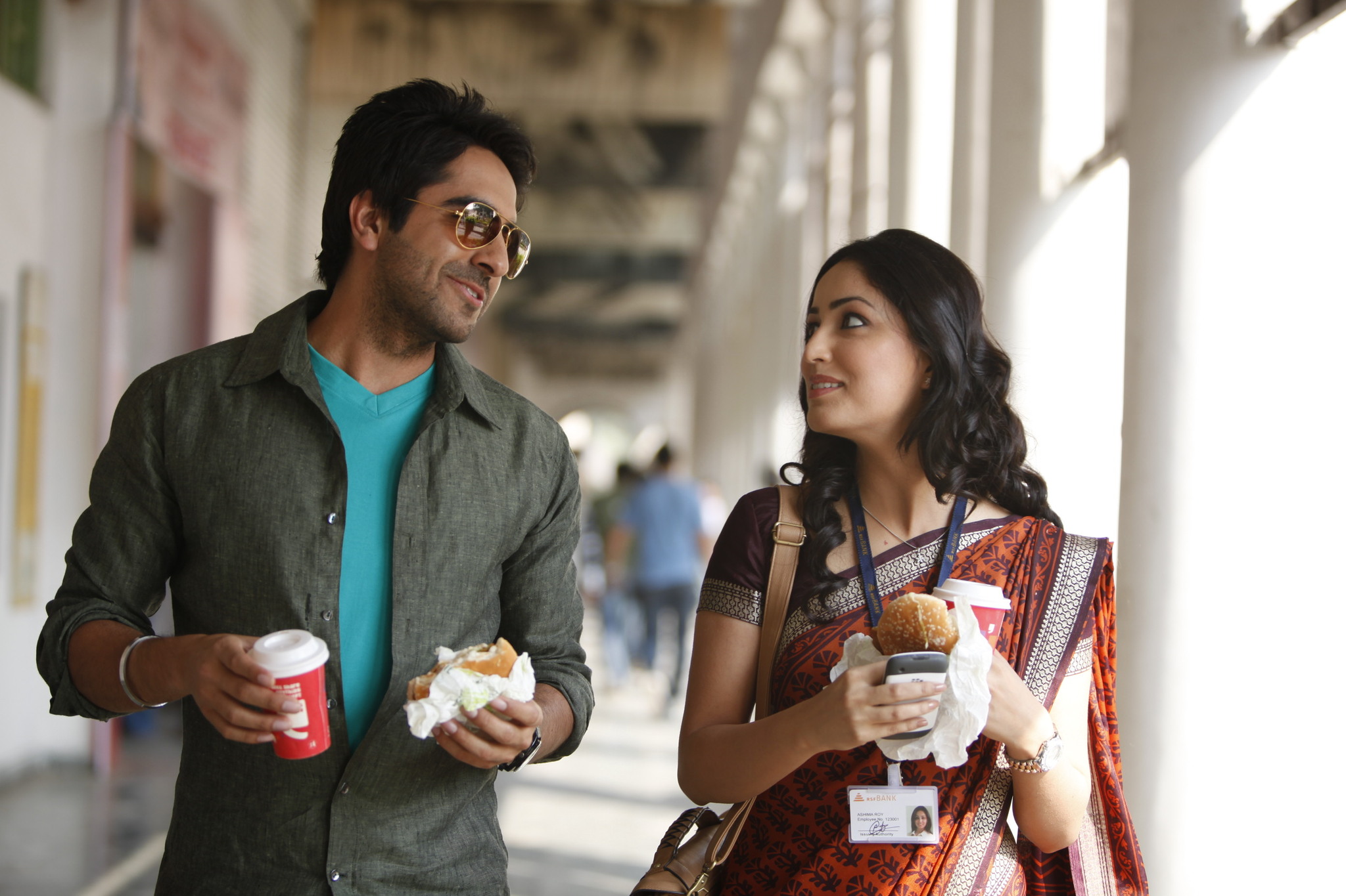 Still of Yami Gautam and Ayushmann Khurrana in Vicky Donor (2012)