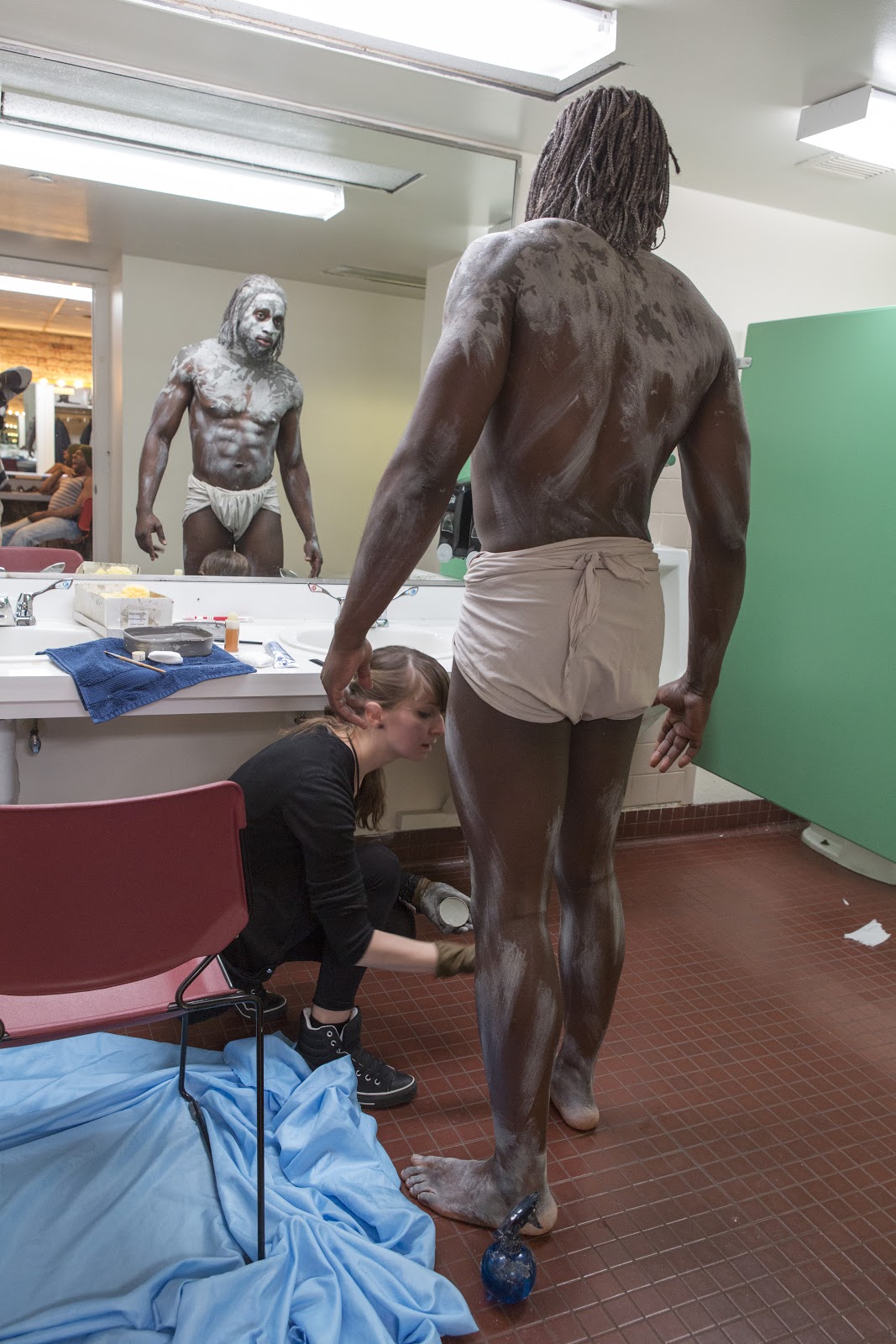 Theo Ogundipe (Soothsayer) in Make up at the BAM Theatre New York (Julius Caesar)