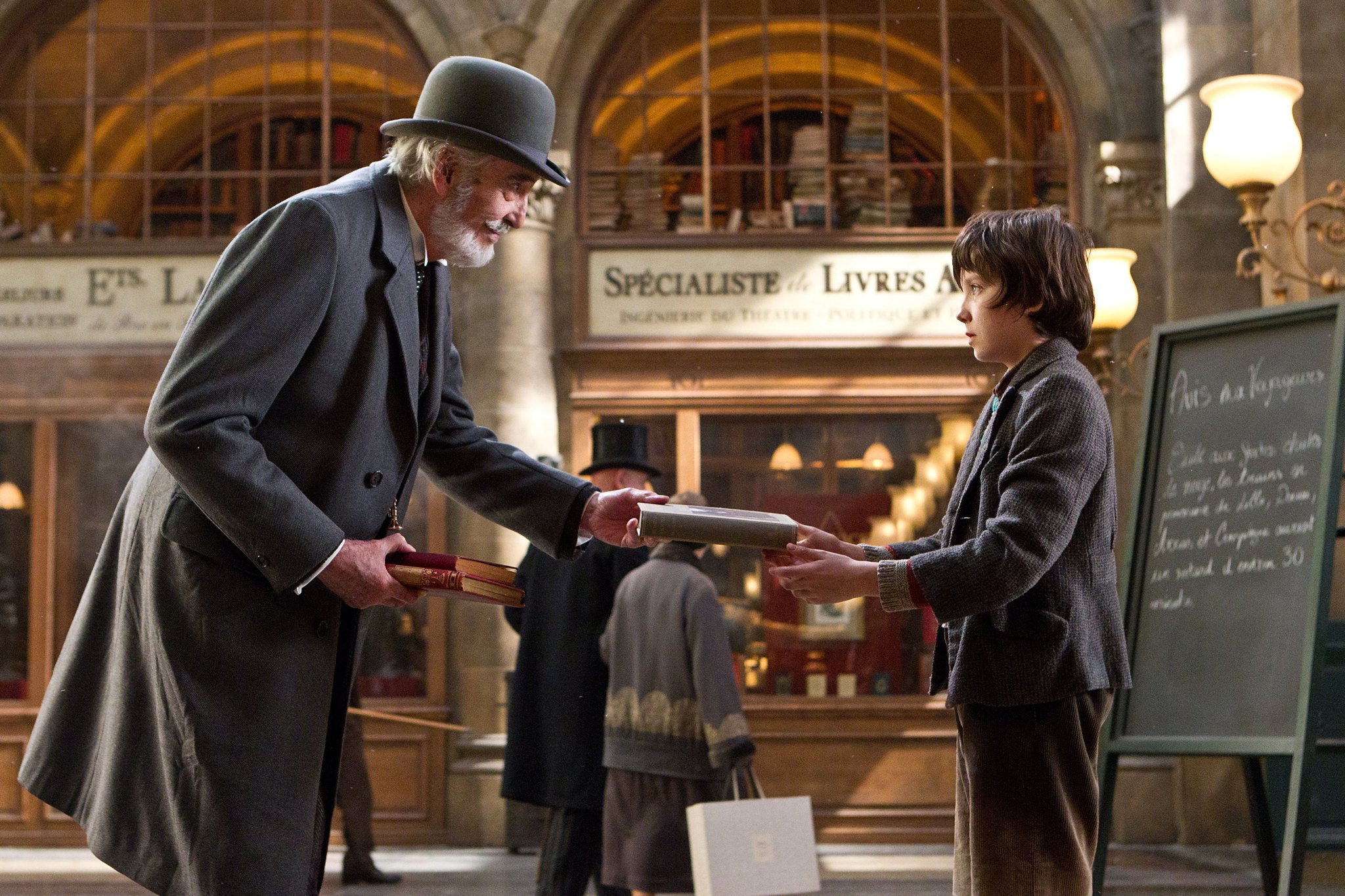 Still of Christopher Lee and Asa Butterfield in Hugo isradimas (2011)