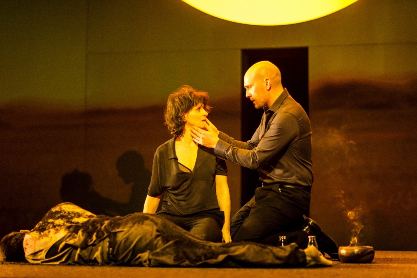 Juliette Binoche as Antigone. Samuel Edward-Cook as Haimon. Barbican Centre - London. 2015.