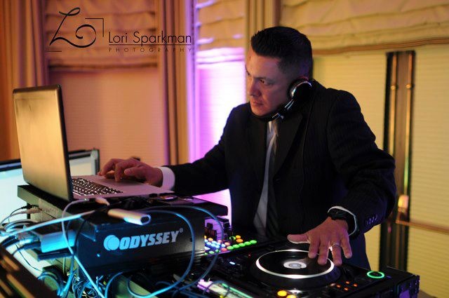 DJ Mario Luna in action.