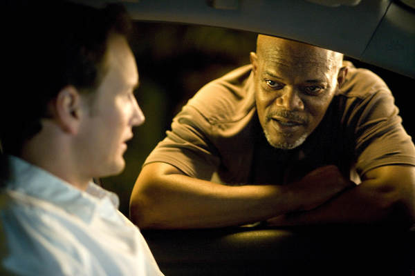 Still of Samuel L. Jackson and Patrick Wilson in Lakeview Terrace (2008)