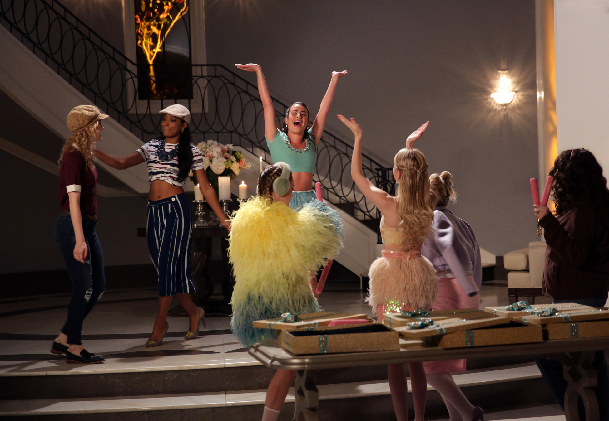 Still of Lea Michele, Emma Roberts, Abigail Breslin, Skyler Samuels, Keke Palmer, Breezy Eslin and Billie Lourd in Scream Queens (2015)