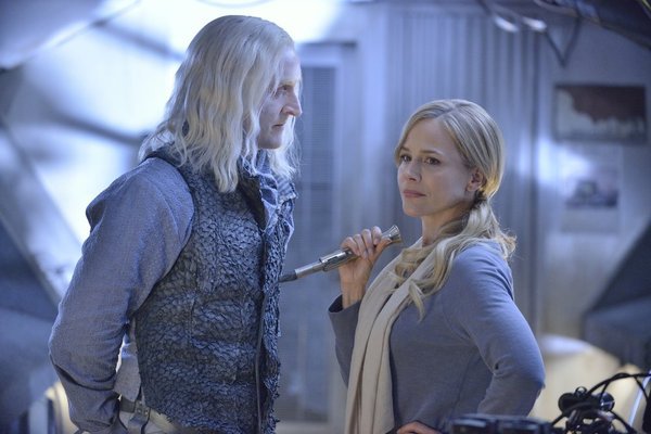Still of Julie Benz and Tony Curran in Defiance (2013)