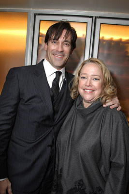 Kathy Bates and Jon Hamm at event of The Day the Earth Stood Still (2008)