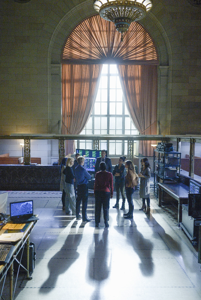 Still of Josh Hopkins, Aunjanue Ellis, Priyanka Chopra, Tate Ellington, Johanna Braddy, Yasmine Al Massri, Graham Rogers and Anabelle Acosta in Quantico (2015)