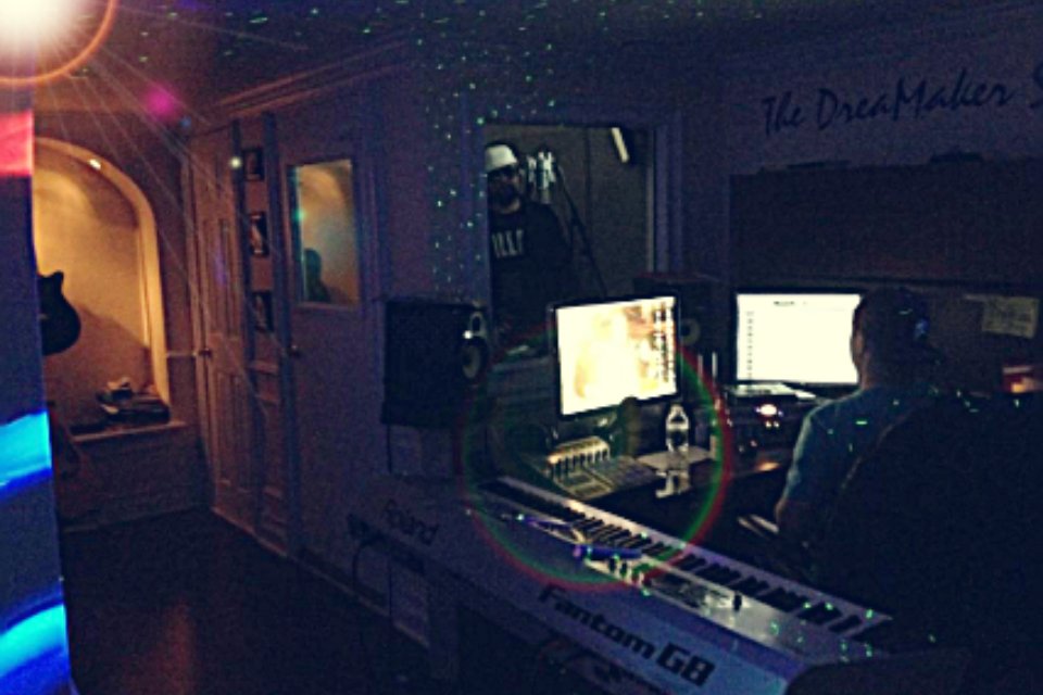Recording all night at Club DreaMaker ;-)