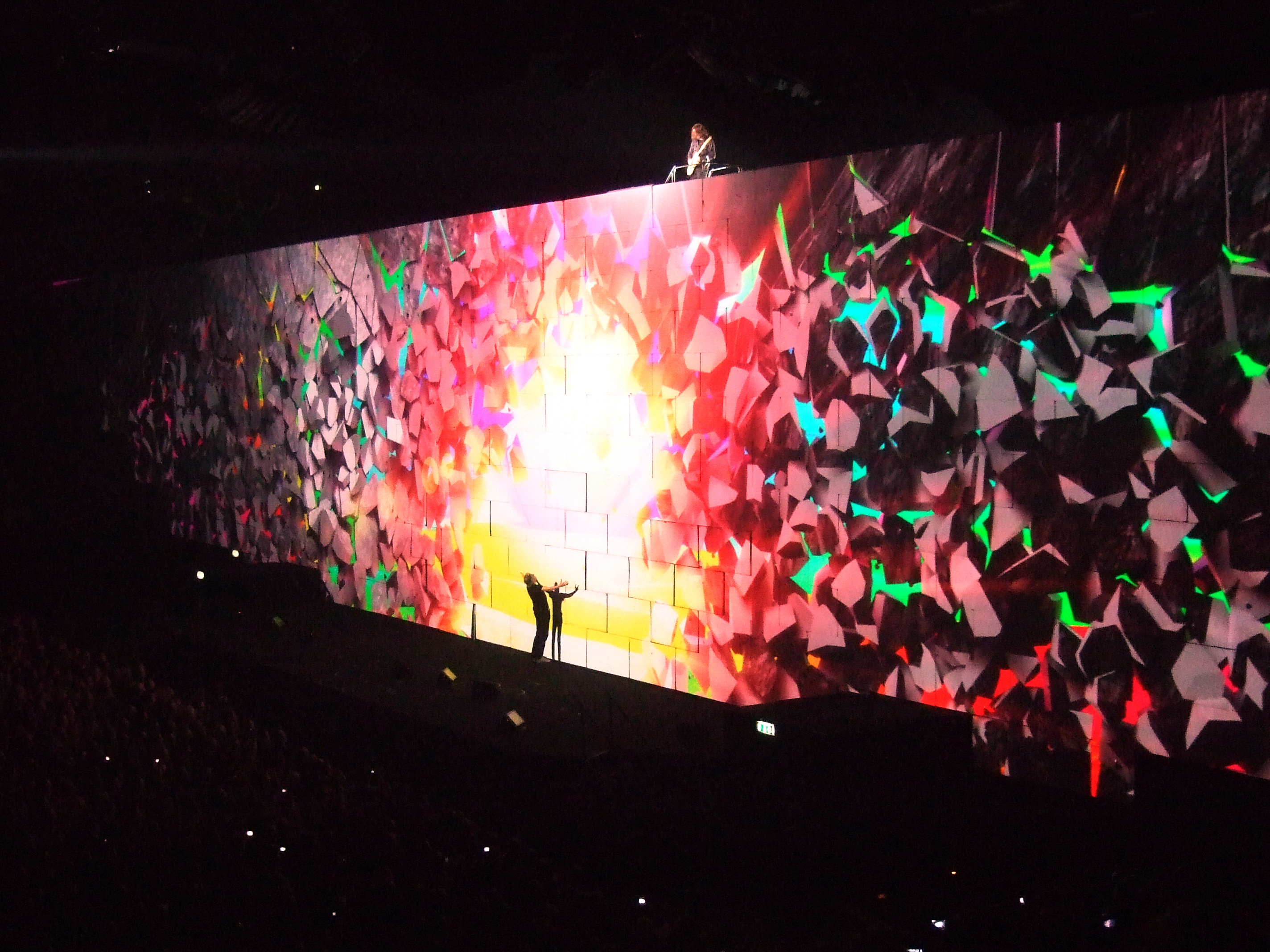 Dave performing 'Comfortably Numb' on top of the wall, whilst touring with Roger Waters on 'The Wall - Live' tour.